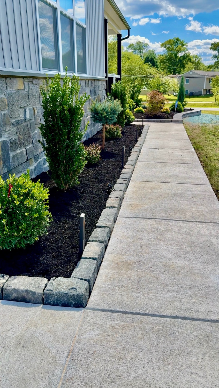 Walkway & cobble edging