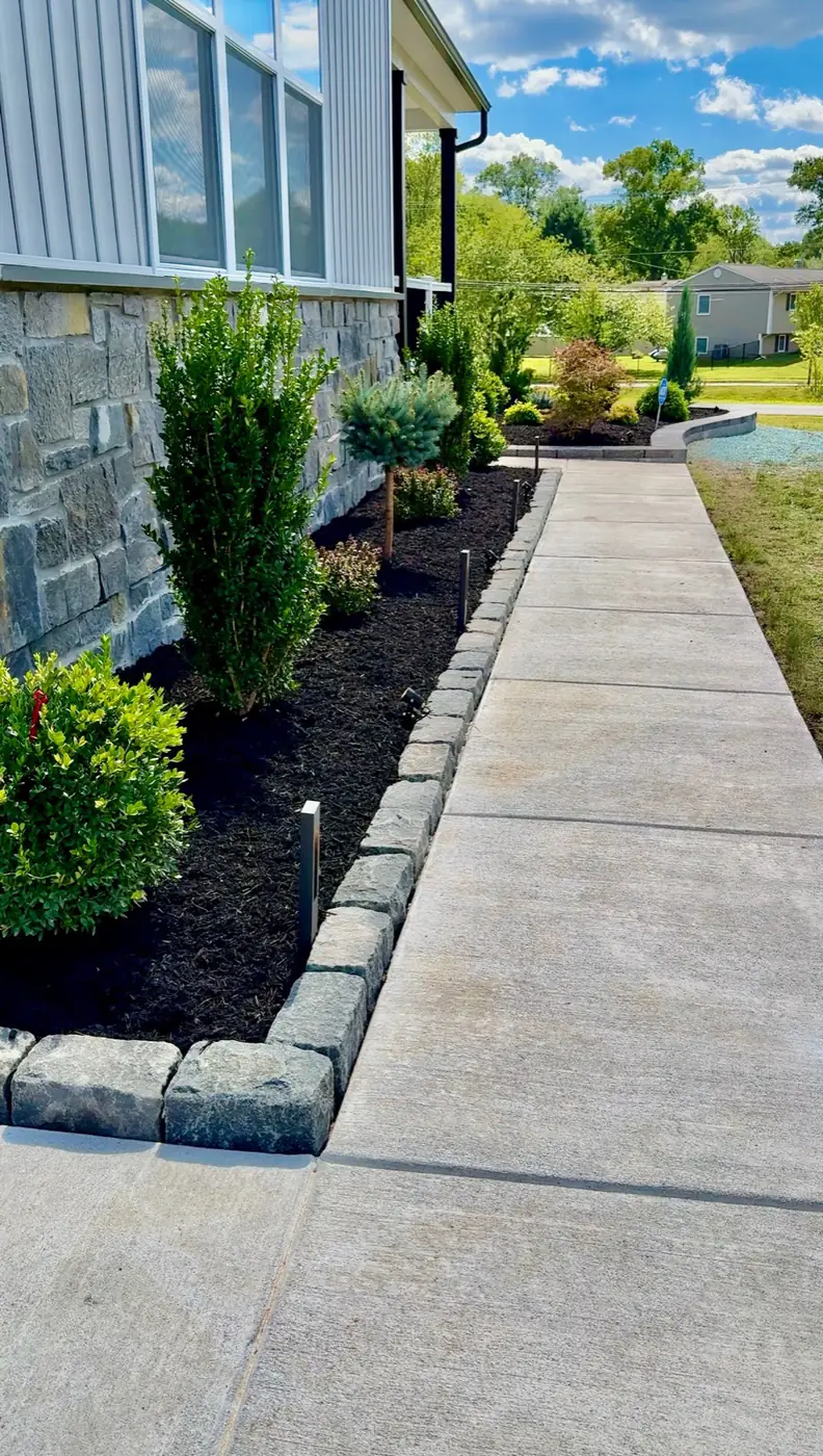 Walkway & cobble edging